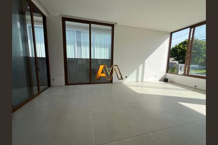 8_photo/07161ab6e7.596f8cbc5e302a22-ATLAS-db4e2a3c-72a4-419b-b83b-86bcb110fb59.jpg de casa à venda com 4 quartos, 455m² em Fazenda Grande do Retiro, Salvador