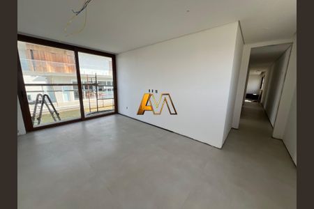 11_photo/07161ab6e7.596f8cbc5e302a22-ATLAS-e6684cd1-64f6-4a90-b304-26eb0fbc0c96.jpg de casa à venda com 4 quartos, 455m² em Fazenda Grande do Retiro, Salvador