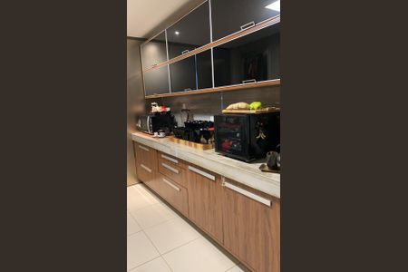 11_photo/07161b0d09.e5c1dbf3952ec410-ATLAS-ffaf53b3-c8ca-441d-9fd7-fe78f782ef2a.jpg de apartamento à venda com 4 quartos, 179m² em Pituba, Salvador