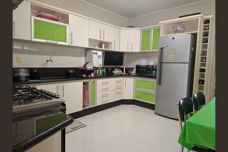 3_photo/07161b113b.f14d7a494a64fc38-ATLAS-3bafd993-1bbc-4476-90c3-2d6e5f4e8b65.jpg de casa para alugar com 4 quartos, 293m² em Caminho das Árvores, Salvador