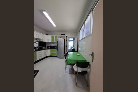 4_photo/07161b113b.f14d7a494a64fc38-ATLAS-8cec9e34-ac93-443b-97af-ca4dcaa67a2c.jpg de casa para alugar com 4 quartos, 293m² em Caminho das Árvores, Salvador