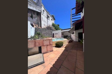 5_photo/07161b124f.2f15d505e37c7ac5-ATLAS-0dbbbeb3-f736-4300-977e-c7ef54d6ade4.jpg de casa à venda com 5 quartos, 950m² em Pituba, Salvador