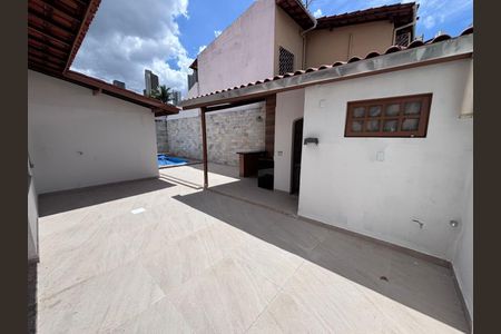 24_photo/07161b13bb.cc80a849dbb3670d-ATLAS-5b2d22a2-80a9-4bc2-8a4f-bfe40ab1545d.jpg de casa à venda com 3 quartos, 360m² em Pituba, Salvador