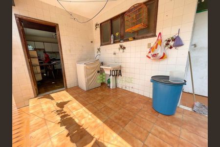 43_photo/07161b1a05.526b8d0f117d2dc5-ATLAS-225f29f7-6bf3-47e6-8b9f-2b509249f7d7.jpg de casa para alugar com 4 quartos, 443m² em Caminho das Árvores, Salvador