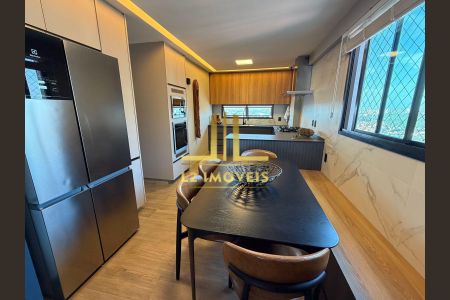 3_photo/07161b1a7b.abbdd25feb3a56ff-ATLAS-24c20191-2e1d-481b-8130-774e4e1c10b7.jpg de apartamento à venda com 3 quartos, 212m² em Caminho das Árvores, Salvador