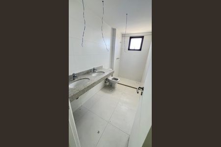 4_photo/07161b1b05.8a734c1c2a3b006e-ATLAS-60bb8018-b9e8-4a4e-822b-699c6d3ab9e6.jpg de apartamento à venda com 4 quartos, 219m² em Caminho das Árvores, Salvador