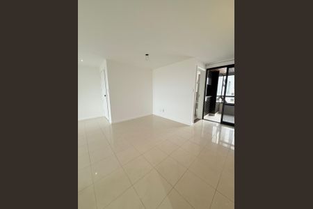 11_photo/07161b4de3.cf23e325b2a85fb2-ATLAS-6754de87-96df-41c8-9794-1e218f8dc006.jpg de apartamento à venda com 4 quartos, 150m² em Candeal, Salvador