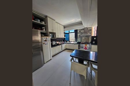 10_photo/07161b5db9.ceff8192393c33de-ATLAS-340e7592-c426-43ee-85e6-0b9f6aa7e8b7.jpg de apartamento à venda com 4 quartos, 214m² em Pituba, Salvador