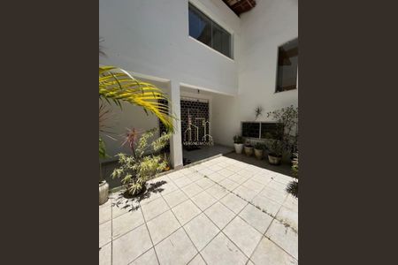 14_photo/07161b6849.2fc54a3393eb30ba-ATLAS-fb6028a1-eddc-4bd7-9eb1-747455e83623.jpg de casa à venda com 3 quartos, 421m² em Pituba, Salvador