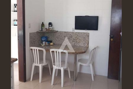 11_photo/07161b6a01.1e45c290f45d527b-ATLAS-a6d5d3b1-e8f4-4792-8c1b-9be9ea0f9e1c.jpg de casa à venda com 3 quartos, 269m² em Itaigara, Salvador