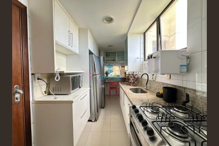 9_photo/07161b71b3.be1b0e72876f3bf3-ATLAS-2f7bfe35-ef3f-4e6a-8c6d-b2b780565f9e.jpg de apartamento à venda com 4 quartos, 232m² em Pituba, Salvador