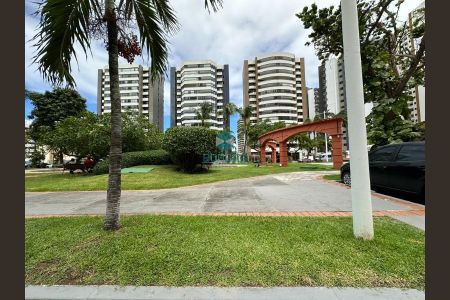 32_photo/07161b71b3.be1b0e72876f3bf3-ATLAS-7a35b3a8-c3f2-4bd1-bcc9-524215c47a41.jpg de apartamento à venda com 4 quartos, 232m² em Pituba, Salvador