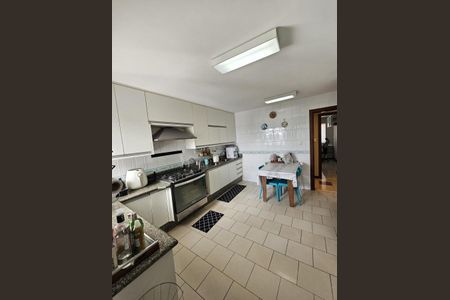 5_photo/07161b72c1.f861ecc718bdcbd7-ATLAS-c88d4196-3eba-49b7-be55-5dcc455635a6.jpg de apartamento à venda com 4 quartos, 205m² em Pituba, Salvador