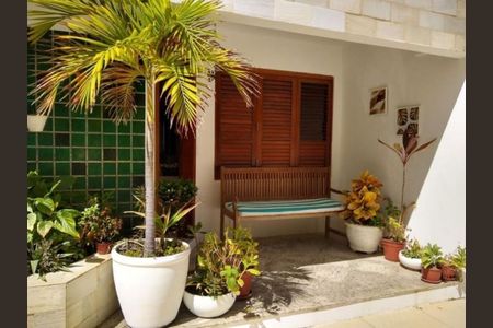 7_photo/07161ba5e9.25513f80b9102cfa-ATLAS-287edc7a-d7dd-4fc6-ac8d-5a40ba2a6d0f.jpg de casa para alugar com 6 quartos, 230m² em Armação, Salvador