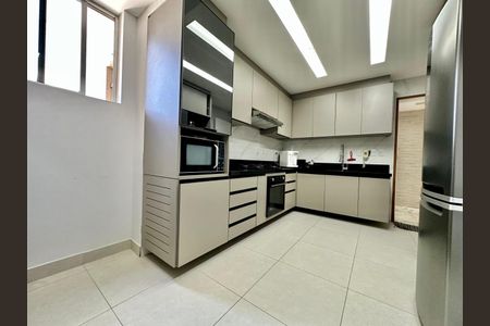 8_photo/07161cabeb.659d7f3f71f48841-ATLAS-8f0e864f-7dfb-45d9-a4fc-8ba7a46e47bc.jpg de apartamento à venda com 3 quartos, 240m² em Rio Vermelho, Salvador