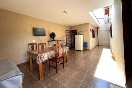 30_photo/94b99575df.7a69ff73eb43ff8d-ATLAS-4fb4c429-d010-4240-b7ed-c19bb6778819.jpg de casa à venda com 3 quartos, 157m² em Adelino Simioni, Ribeirão Preto