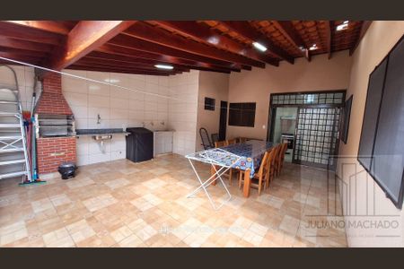 22_photo/94b9958059.1c30879e3ee593f9-ATLAS-55fc3082-8247-4094-a94c-be93a01b9d23.jpg de casa à venda com 3 quartos, 150m² em Subsetor Norte - 7 (N-7), Ribeirão Preto