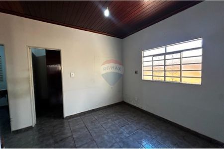 10_photo/94b995f317.7a69ff73eb43ff8d-ATLAS-1f103f3f-5725-465c-ba17-9c2e0366adb2.jpg de casa à venda com 4 quartos, 160m² em Jardim Alexandre Balbo, Ribeirão Preto