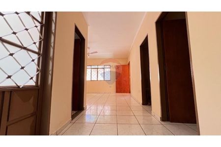 22_photo/94b996028d.3c2637ef58290670-ATLAS-1628cf2f-edb8-4bd0-97ab-bef8b8cfa06d.jpg de casa à venda com 3 quartos, 133m² em Jardim Arlindo Laguna, Ribeirão Preto