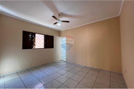 15_photo/94b996028d.3c2637ef58290670-ATLAS-d43a2070-1675-4e4e-8ee5-854a709cd7e9.jpg de casa para alugar com 3 quartos, 133m² em Jardim Arlindo Laguna, Ribeirão Preto