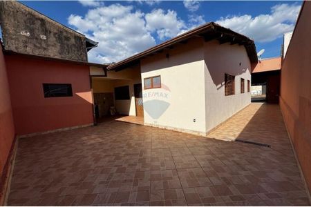 2_photo/94b996028d.3c2637ef58290670-ATLAS-e8e5daf5-66eb-44c5-9c94-8979a631707f.jpg de casa para alugar com 3 quartos, 133m² em Jardim Arlindo Laguna, Ribeirão Preto