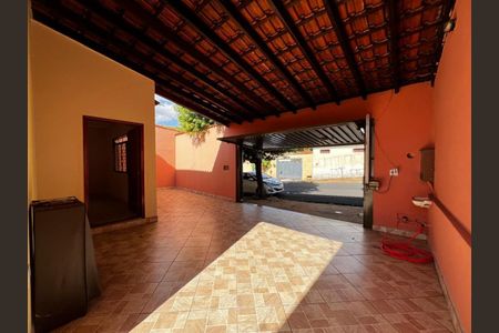 8_photo/94b996028d.8c4baec503b49f1c-ATLAS-a5eb649d-d611-4a4a-a2d4-1744985e7f4b.jpg de casa à venda com 3 quartos, 133m² em Jardim Arlindo Laguna, Ribeirão Preto
