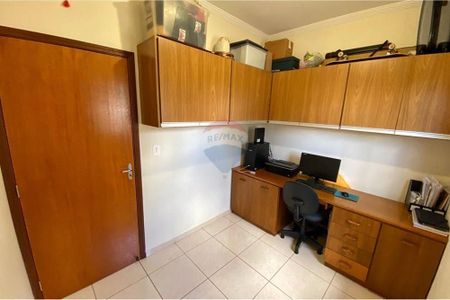 7_photo/94b9960749.78ea92cc55484ae4-ATLAS-4b7afefa-e385-418c-a3f8-1e5b45b93f03.jpg de casa à venda com 3 quartos, 109m² em Planalto Verde, Ribeirão Preto