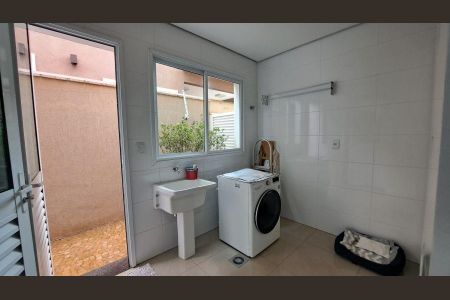 5_photo/94b9b88879.64b3ee7f892ddf1a-ATLAS-c69b1b9b-4007-44d3-8728-5967592aae8b.jpg de casa de condomínio à venda com 4 quartos, 252m² em Recreio das Acacias, Ribeirão Preto