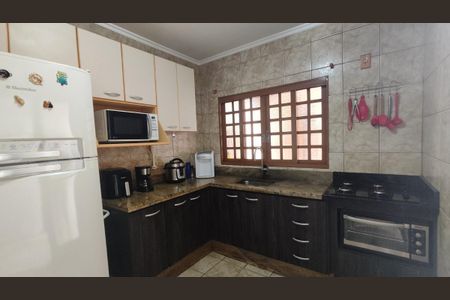 7_photo/94b9b8a033.bf6e144acc7ff544-ATLAS-8261bd4e-d3b1-4a71-bbb5-e71f458793a8.jpg de casa à venda com 3 quartos, 147m² em Jardim Manoel Penna, Ribeirão Preto