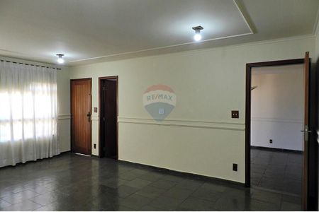 6_photo/94b9b8aeb5.b8c4f165c1f119ea-ATLAS-a004825e-3e44-4e05-9695-ceba6ef5d2bb.jpg de casa à venda com 3 quartos, 244m² em Ribeirânia, Ribeirão Preto