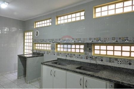 27_photo/94b9b8aeb5.b8c4f165c1f119ea-ATLAS-af1a58be-7866-4d33-95a2-785e91ea78c2.jpg de casa à venda com 3 quartos, 244m² em Ribeirânia, Ribeirão Preto
