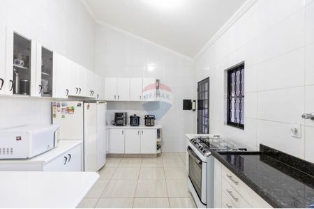 33_photo/94b9b8b039.06254e2798eb0a90-ATLAS-1f926e8f-9e7a-4b03-beba-e6f03f1d45f3.jpg de casa à venda com 4 quartos, 244m² em Ribeirânia, Ribeirão Preto