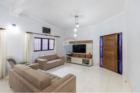 8_photo/94b9b8b039.06254e2798eb0a90-ATLAS-56b8da54-2c26-4a63-8b9d-a4d23a9b5b4e.jpg de casa à venda com 4 quartos, 244m² em Ribeirânia, Ribeirão Preto