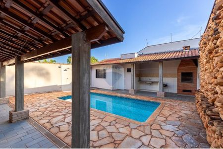 39_photo/94b9b8b039.06254e2798eb0a90-ATLAS-56ef8cc2-e82c-4081-bf2f-5ee86e0c528a.jpg de casa à venda com 4 quartos, 244m² em Ribeirânia, Ribeirão Preto