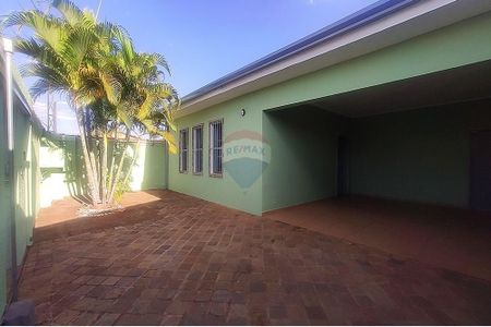 2_photo/94b9b8b2b9.31fa6799cfd26a89-ATLAS-26655d13-25b3-426f-8633-9a5f01932c4c.jpg de casa à venda com 3 quartos, 172m² em Nova Ribeirânia, Ribeirão Preto