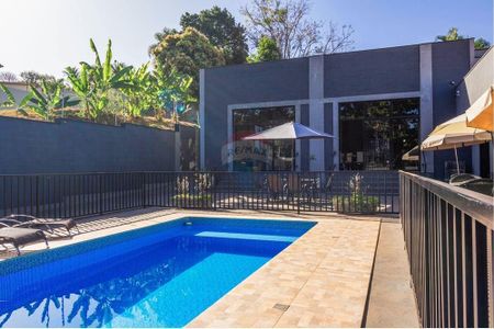 6_photo/94b9b8b589.912bb953107d94de-ATLAS-0c486e4c-9292-4403-b9ff-546bc6c6a41b.jpg de casa à venda com 4 quartos, 325m² em Ribeirânia, Ribeirão Preto