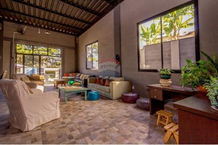12_photo/94b9b8b589.912bb953107d94de-ATLAS-acbe522c-7107-42ab-960c-f4536bda7d3c.jpg de casa à venda com 4 quartos, 325m² em Ribeirânia, Ribeirão Preto