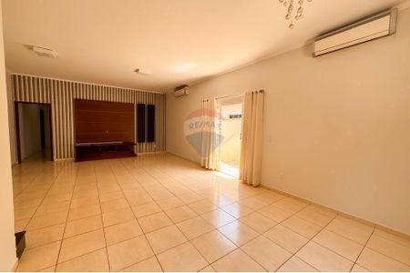 9_photo/94b9b8b729.84d273d2e1abbbdc-ATLAS-6d5ae774-b306-4e61-9dd6-63e06d47565b.jpg de casa à venda com 4 quartos, 277m² em Ribeirânia, Ribeirão Preto