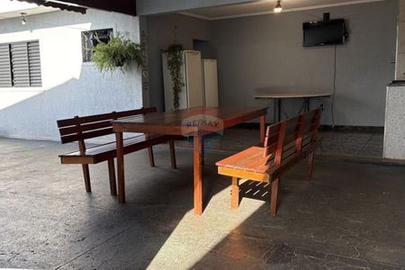 9_photo/94b9b8b9a7.4a782679eeb82acf-ATLAS-d5c8ab86-8f3f-4211-ac86-114a2f3616fb.jpg de casa à venda com 3 quartos, 180m² em Subsetor Sul - 6 (S-6), Ribeirão Preto