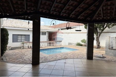 5_photo/94b9b8be71.b37fb779aadef412-ATLAS-28da3a0e-ea2e-4475-8c36-35353b967e45.jpg de casa à venda com 3 quartos, 314m² em Jardim Manoel Penna, Ribeirão Preto