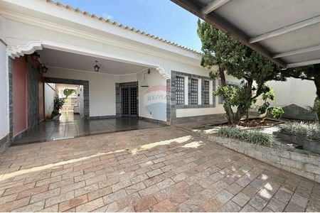 8_photo/94b9b8be71.b37fb779aadef412-ATLAS-46548fa3-ad2c-46f6-9e76-bf39a8ef3033.jpg de casa à venda com 3 quartos, 314m² em Jardim Manoel Penna, Ribeirão Preto