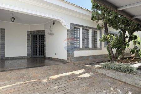 2_photo/94b9b8be71.b37fb779aadef412-ATLAS-4a5510ce-73ee-41f5-afde-c77b5b9194d5.jpg de casa à venda com 3 quartos, 314m² em Jardim Manoel Penna, Ribeirão Preto