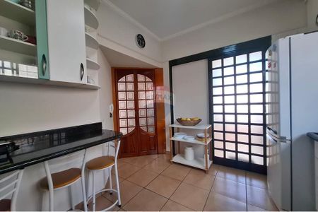 35_photo/94b9b8c6bf.ebbd8bc3dc39b939-ATLAS-2ebc0627-fd74-4629-8e57-710c15529e06.jpg de casa à venda com 4 quartos, 220m² em City Ribeirão, Ribeirão Preto