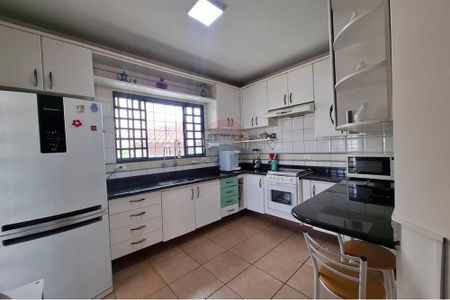 37_photo/94b9b8c6bf.ebbd8bc3dc39b939-ATLAS-85aa9c6a-d112-46a4-905a-b84f48858e09.jpg de casa à venda com 4 quartos, 220m² em City Ribeirão, Ribeirão Preto