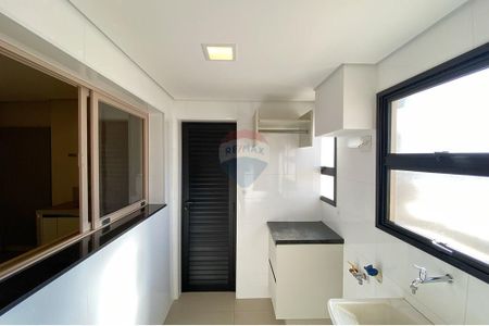 37_photo/94b9b8d69d.15f4a19d538e62fb-ATLAS-25178272-a5bc-4551-b71a-cefc840f3ec9.jpg de apartamento para alugar com 3 quartos, 160m² em Subsetor Sul - 7 (S-7), Ribeirão Preto