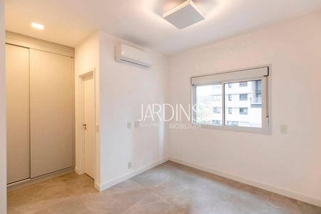 28_photo/94b9b8d9af.eb4747a7722cd593-ATLAS-37faf22d-a8bd-4f39-89db-5bddd558cfd9.jpg de apartamento à venda com 4 quartos, 292m² em Subsetor Sul - 7 (S-7), Ribeirão Preto