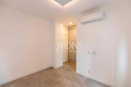 31_photo/94b9b8d9af.eb4747a7722cd593-ATLAS-bdb7f986-52ec-4d8f-9f02-fd426752607e.jpg de apartamento à venda com 4 quartos, 292m² em Subsetor Sul - 7 (S-7), Ribeirão Preto