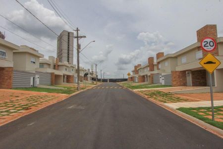 2_photo/94b9b8eb81.49c40a4e0c1b1036-ATLAS-c8ccb7bc-6087-4ff7-b4d4-82fb1a062fc2.jpg de casa de condomínio à venda com 3 quartos, 189m² em Guaporé, Ribeirão Preto