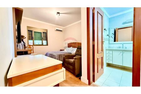 4_photo/94b9b92b31.82dd4e4a8c5e9f42-ATLAS-131b459c-9866-4751-a0c2-b5bb0c29a6e8.jpg de apartamento à venda com 4 quartos, 202m² em Jardim Santa Ângela, Ribeirão Preto