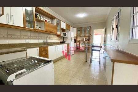 4_photo/94b9b92cf5.7e4b8ffaced3fe3b-ATLAS-250aac89-81a5-49ab-9f93-b5994081160e.jpg de casa à venda com 5 quartos, 288m² em Jardim Irajá, Ribeirão Preto